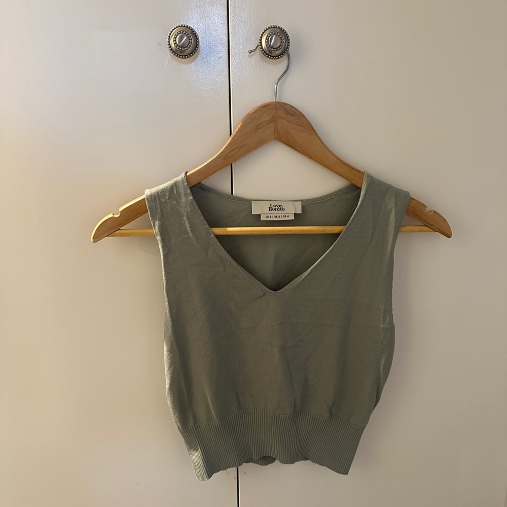 Sleeveless V-Neck Knit Tank Top - Sage Green